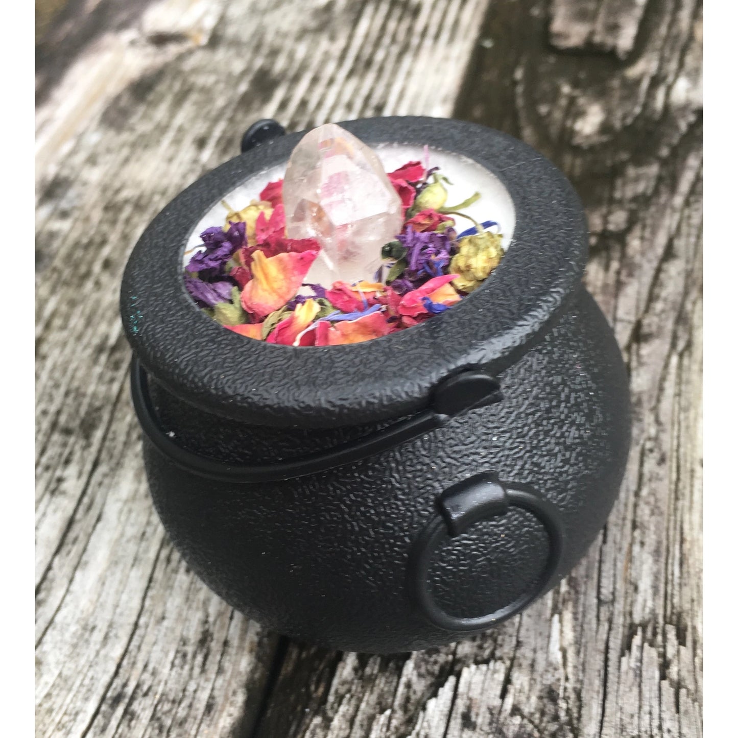 Magic Spell Quartz Crystal Point Cauldron Bath Bomb