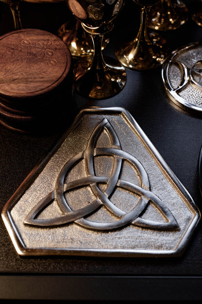 Triquetra Metal Altar Tile (5")