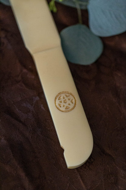 Pentacle Vegan Bone 9" Athame (Acrylic)